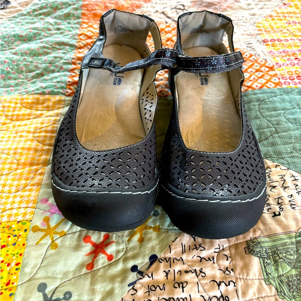 JBU Mary Jane style memory foam flats